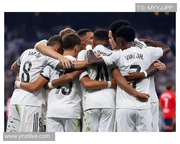 皇马加入荷甲新星争夺战！荷兰后卫单季4球9助攻引欧洲豪门竞逐